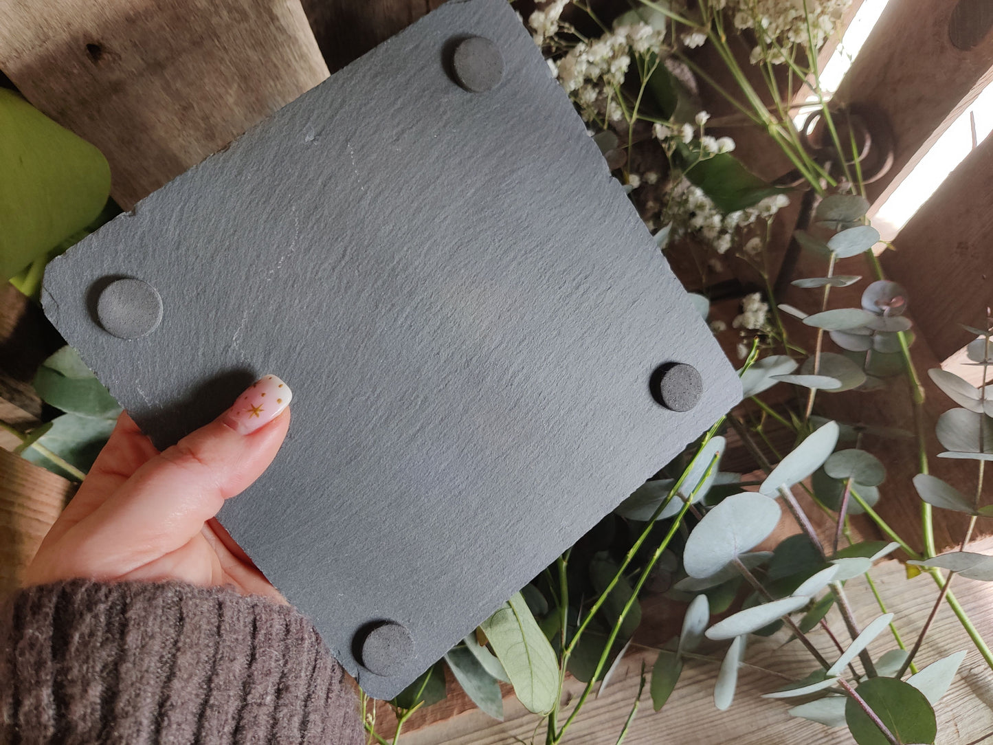 Edler Naturlook: Schieferplatte quadratisch – Der vielseitige Untersetzer für Kerzen & Deko