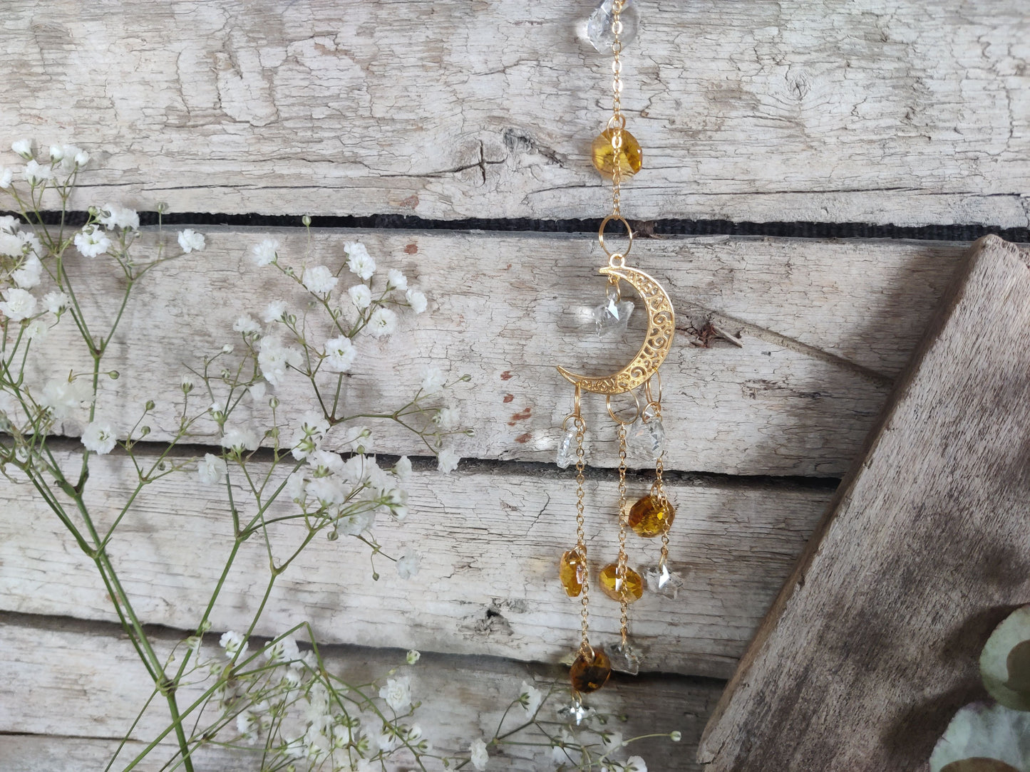 Sonnenfänger „Goldener Ornament-Mond“ – Warme Lichtmagie